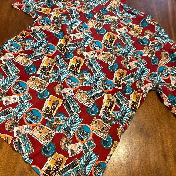 Old Navy L Hawaiian Shirt - Picture 2 of 3